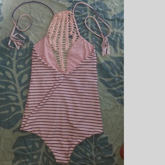 Acacia cape cod teahupoo onepiece M NWOT teahupo'o - Picture 8 of 12